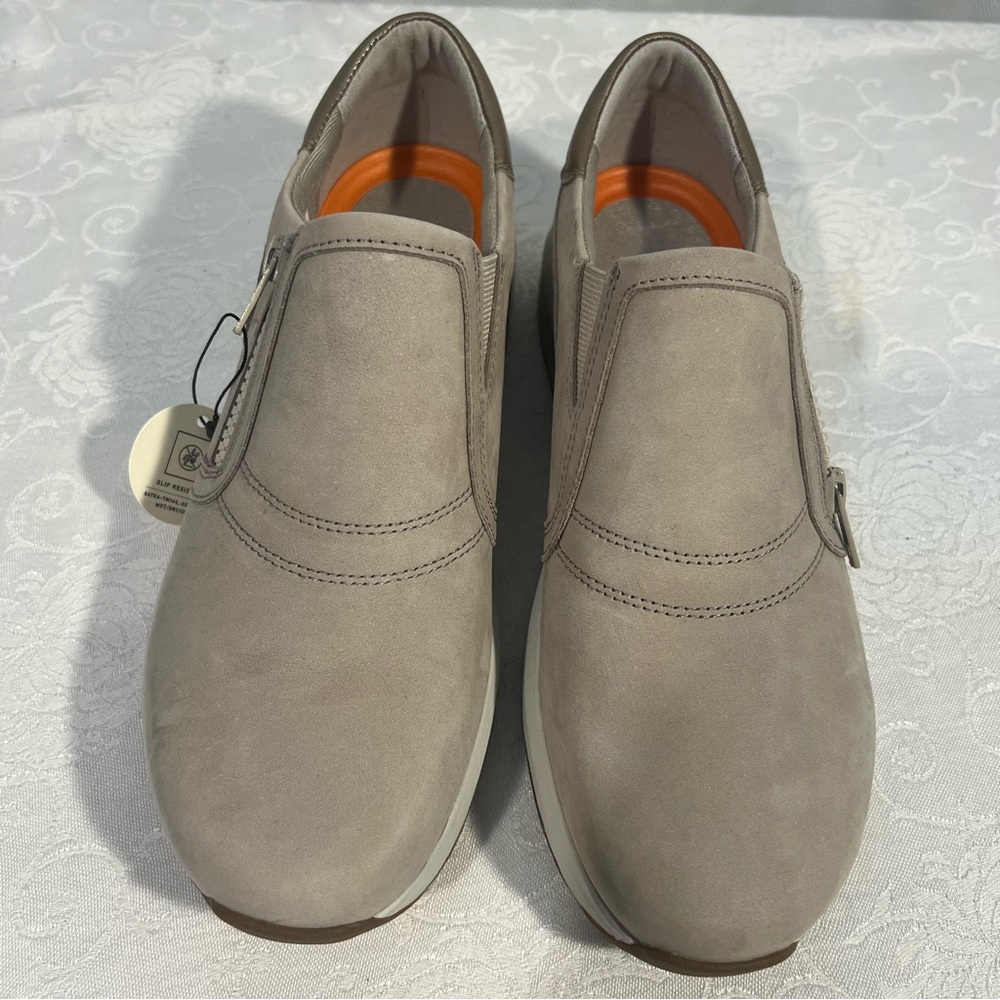 Rockport Trustride Shoes Prowalker Slip On Taupe Nubuck
Walking Shoe 8.5